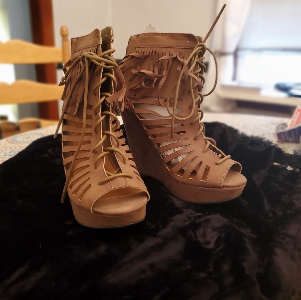 Ladies wedge shoes